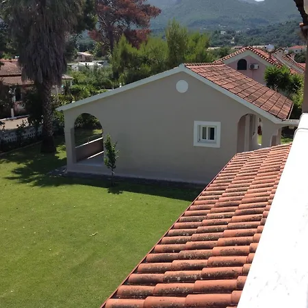 Babis Apartments & Studios Iremia Akharavi Extérieur photo