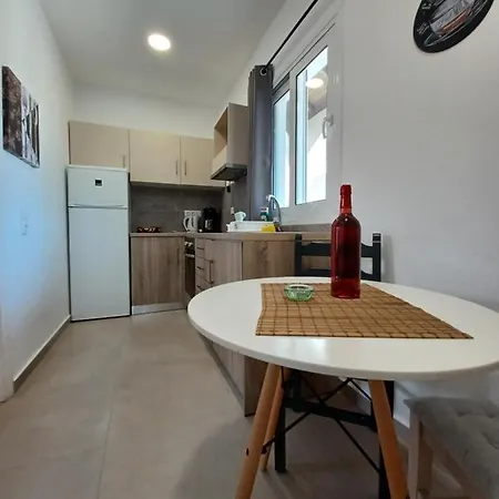 Babis Apartments & Studios Iremia Akharavi Extérieur photo