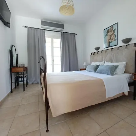 Babis Apartments & Studios Iremia Akharavi Extérieur photo