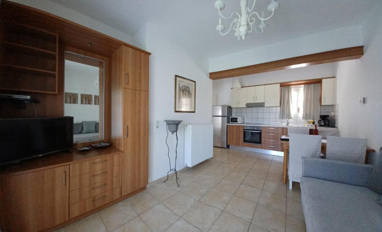 Appartement Babis & Iremia Akharavi